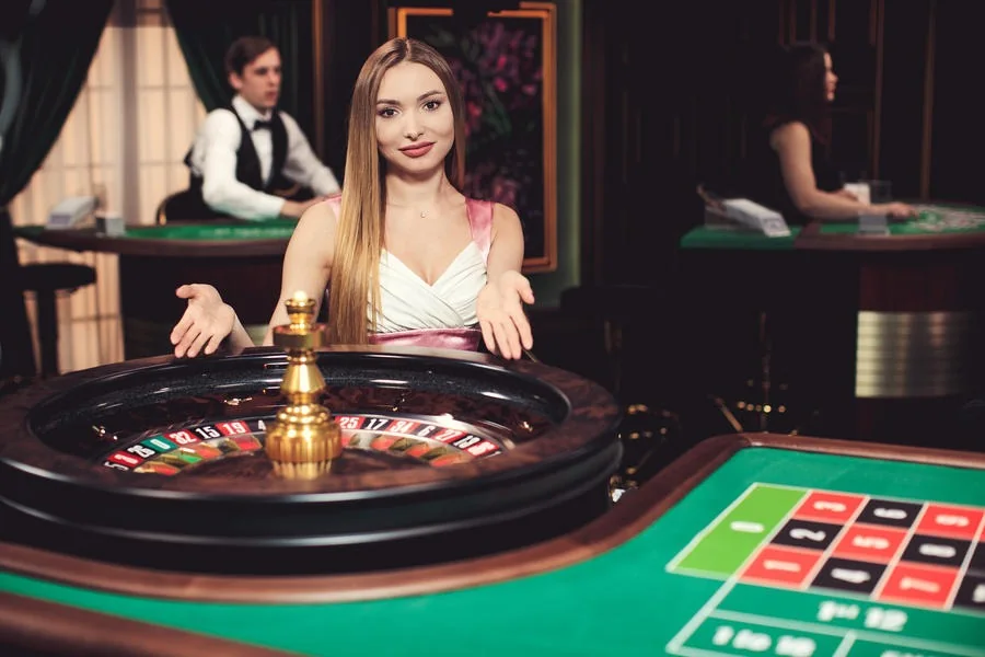 Meja permainan dealer live dengan tampilan kamera